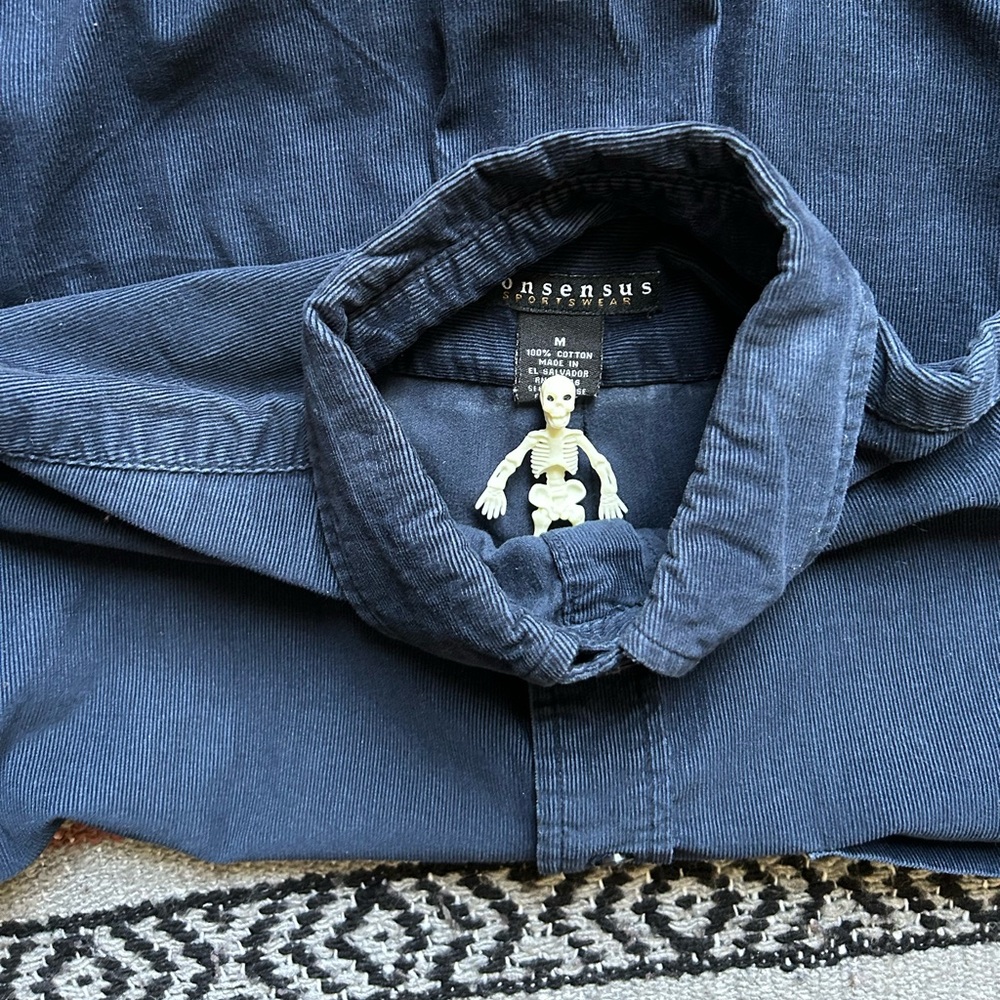 Blue corduroy Consensus button up shirt size M. - Picture 5 of 7
